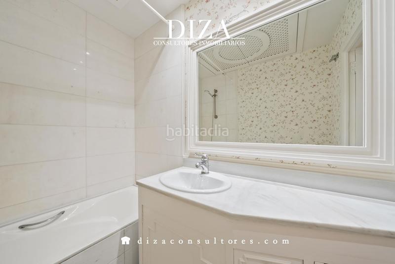 Foto cb0cf996-8058-4d54-bbce-ce2e5562d85c. Rent flat with heating parking in Castellana Madrid