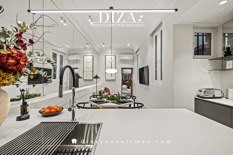 Foto 2591bc25-a904-49ad-9e6b-aa6c5f221832. Rent ground floor in Cortes-Huertas Madrid