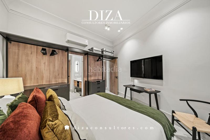 Foto c1703c24-37fd-4b50-925a-35fefcb57677. Rent ground floor in Cortes-Huertas Madrid