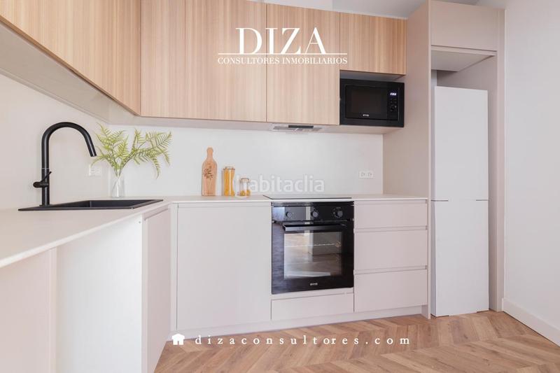 Foto fddbe19e-3068-4f78-82a8-4c6ca000d58d. Dachwohnung mit heizung in Cortes-Huertas Madrid