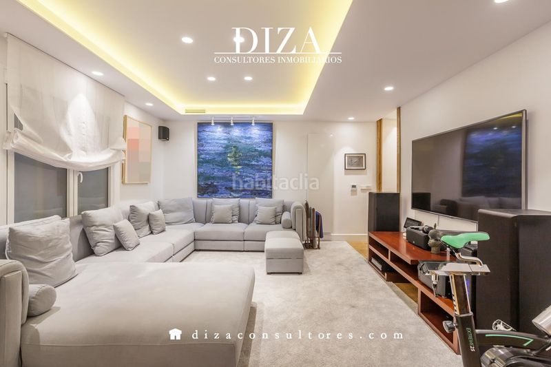 Foto 0927e4e6-023c-4272-8a29-de8df3ec2b4f. Pis amb calefacció aparcament a Castellana Madrid