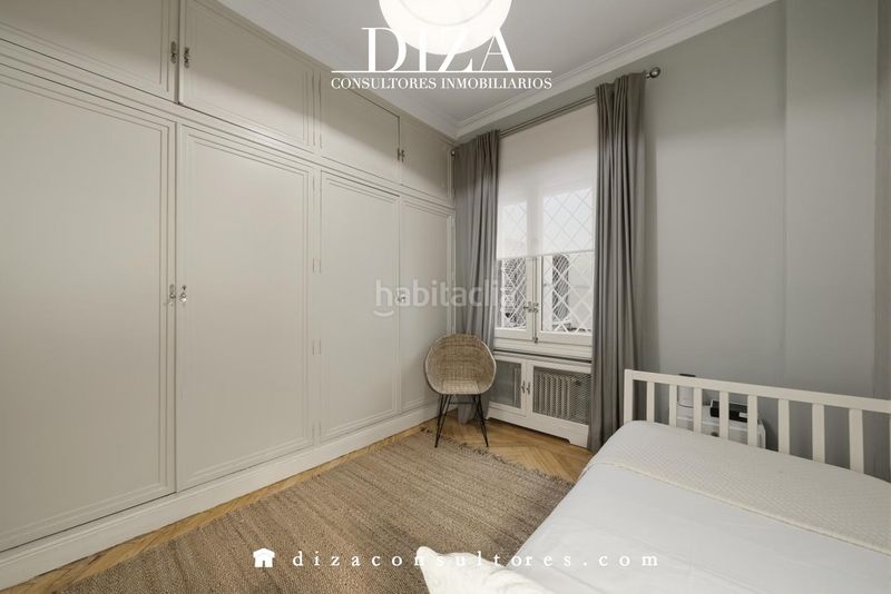 Foto ad6bffbc-ae6f-43d7-900b-b8c64f5a2e37. Alquiler piso lujo reformado en pintor rosales en Madrid