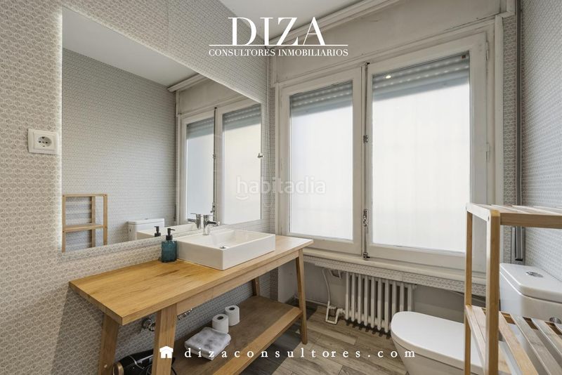 Foto d2cd997e-fd02-4761-aa2f-87c86750736a. Alquiler piso lujo reformado en pintor rosales en Madrid