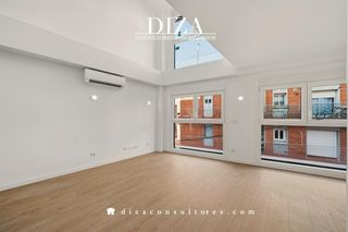 Etagenwohnung  De abel. Llave en mano junto a los jardines de carlos parís