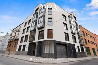 Planta baixa  De abel. Llave en mano junto a reina victoria