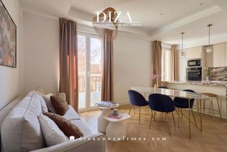 Rent Flat  Corredera baja de san pablo. Luminoso piso de tres dormitorios en el centro