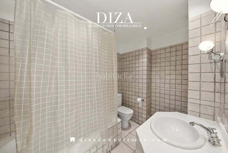 Foto fe0d101b-1a2f-4380-8966-59723bf1c68c. Pis amb aparcament a Vallehermoso Madrid