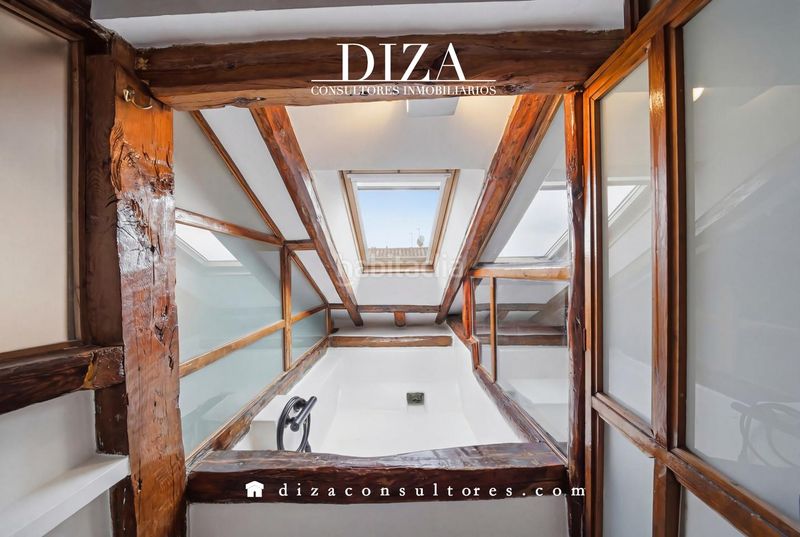 Foto e0167ed8-4e31-488d-98c5-a288c613545f. Ático atico con mucha luz en justicia en Justicia-Chueca Madrid