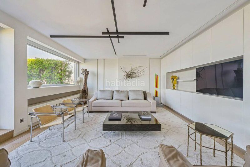 Foto 9bb91de1-3db3-4bfb-8f7a-cf7b4e511f1a. Àtic amb calefacció aparcament a Recoletos Madrid