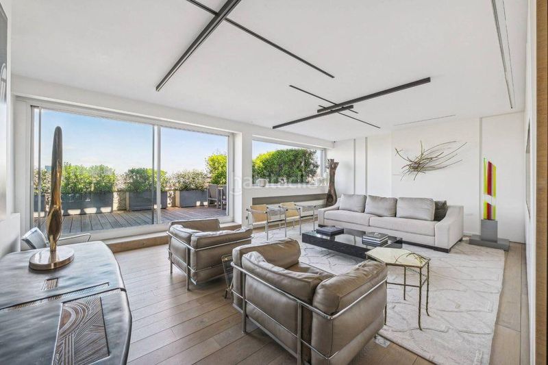 Foto fb369bdb-fac2-4f37-b22e-6e062c80c390. Àtic amb calefacció aparcament a Recoletos Madrid