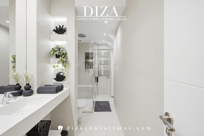 Foto d4fcea25-f144-42d4-a5ae-771b26c5d25c. Planta baixa a Arapiles Madrid