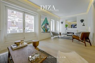 Apartment  Jesús. Luz y reforma de lujo en cortes