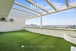 Rent Flat in Argüelles. Ático con terraza y plaza de garaje en el centro
