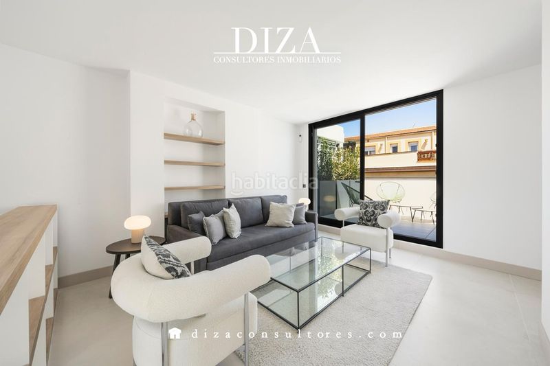 Foto c6ee1fe8-822b-45c5-bfc9-b8f048479640. Dúplex amb calefacció aparcament a Fuente del Berro Madrid