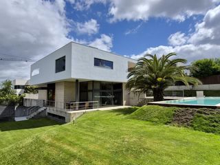 Maison  Peguerinos. Chalet independiente en puerta de hierro
