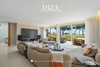 Dúplex  De luis garcía cereceda. Dúplex con jardín y piscina privada en la finca