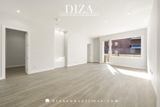 Miete Etagenwohnung in Pacífico. Luminoso piso de tres dormitorios con terraza en pacífico