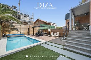 Casa  Del moscatelar. Chalet adosado en conde orgaz