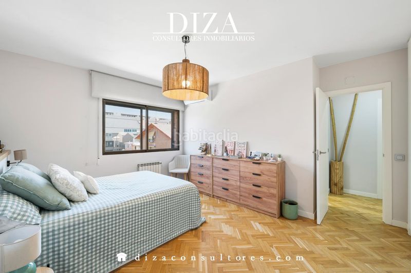 Foto d3cadb83-4daa-4177-b595-7df390fd5a00. Casa amb calefacció piscina a Conde Orgaz - Piovera Madrid