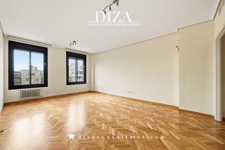 Lloguer Pis  De fernández de la hoz. Piso muy luminoso de dos habitaciones en chamberí