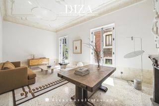 Pis  Corredera baja de san pablo. Estupendo apartamento reformado en justicia