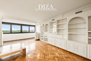 Flat in Calle de Juan Esplandiú