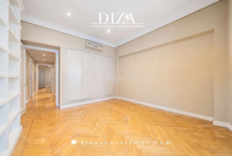 Foto 54417a12-36c2-4e8d-a054-5c12c607bb7c. Pis amb calefacció aparcament a Castellana Madrid