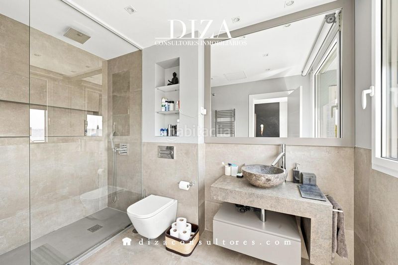 Foto 1726eb63-d75c-44ba-9fbf-9cfe9124cb99. Casa amb calefacció aparcament piscina a Encinar de los Reyes La Moraleja