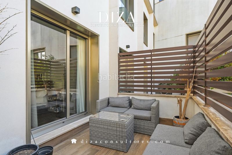Foto c465b4c5-9e05-4195-9b87-c31ebd304152. Piso vivienda reformada con terraza y piscina en edificio de obra nueva en Madrid