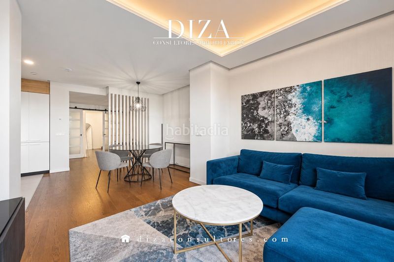 Foto e6db2561-3026-4d3b-9f2b-35a792fe7532. Piso vivienda reformada con terraza y piscina en edificio de obra nueva en Madrid