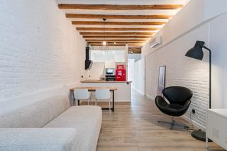 Piso  Carrer d'en grassot. Planta baja con encanto y terraza en camp d’en grassot, junto al