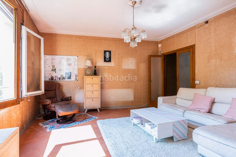 Foto ec4d4df9-85b7-4ba1-9cb2-e380de3e7ba7. Pis a El Clot Barcelona