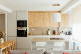 Miete Etagenwohnung  Calle joaquín fernández acebal. Piso amplio y práctico