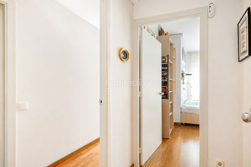 Foto 255513c0-363c-4504-8192-e4a488bfe2a1. Pis amb calefacció aparcament a La Vila Olímpica del Poblenou Barcelona