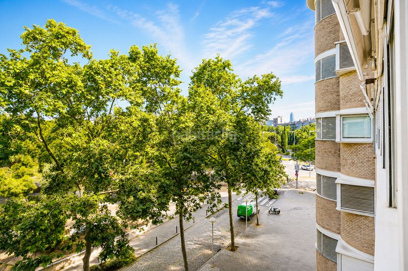 Foto e9af23fc-4ff4-483e-8e96-06a3b8e67e62. Pis amb calefacció aparcament a La Vila Olímpica del Poblenou Barcelona