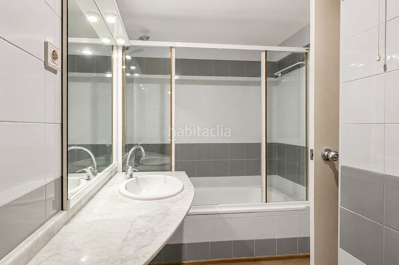 Foto b3633a98-6cfb-452e-8406-9917ae4a87e4. Pis amb calefacció aparcament a Raval Barcelona