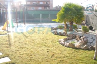 Location Maison jumelée à Villanueva de la Cañada. Inmobiliaria gopard alquila precioso chalet pareado ideal para f