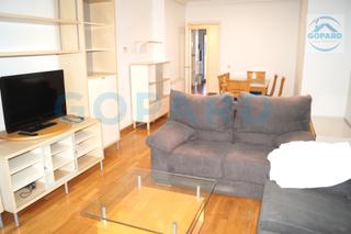 Location Appartement à Villanueva de la Cañada. Inmobiliaria gopard les presenta amplio y luminoso piso ideal pa