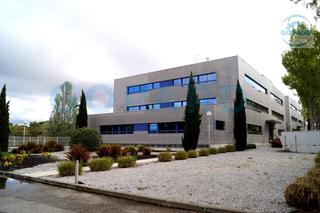 Alquiler Oficina  Calle per. Oficina muy luminosa, prcticamente para entrar, con fcil acces