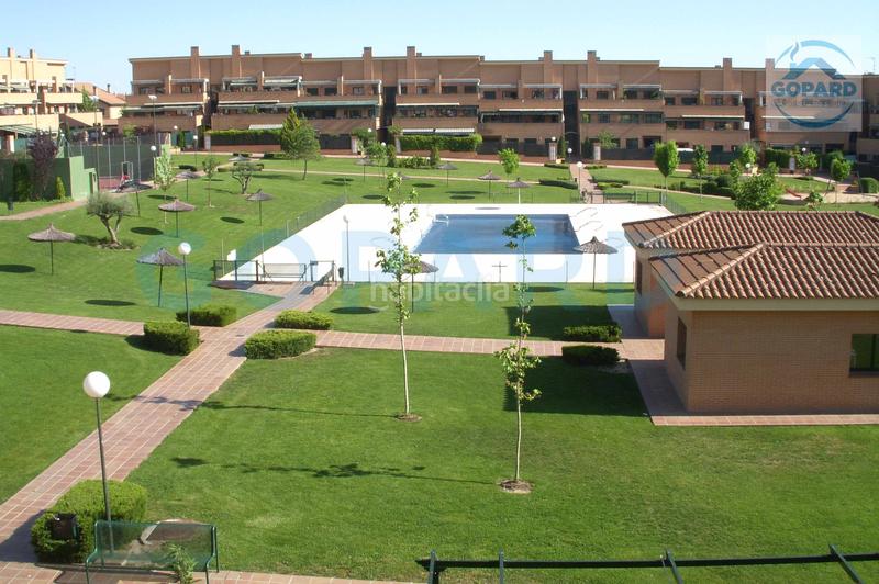 Foto c38148e4-42ee-4fb7-8c54-e4a2d0a8f17e. Lloguer pis amb calefacció aparcament piscina a Villanueva de la Cañada Villanueva de la Cañada