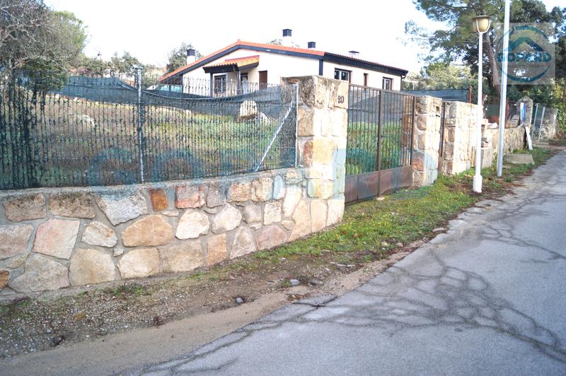 Foto 2ae81d4e-6707-4913-8639-0d42d34142f5. Wohngrundstück in Cerro Alarcón Valdemorillo