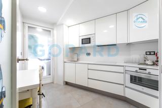Miete Etagenwohnung in Calle alonso castrillo 1. Inmobiliaria gopard presenta amplio y reformado piso en zona pri