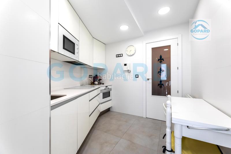 Foto ce1d5bf8-c77e-4263-946f-ecaefa1232ab. Alquiler piso en calle alonso castrillo 1 inmobiliaria gopard presenta amplio y reformado piso en zona privilegiada. en Madrid