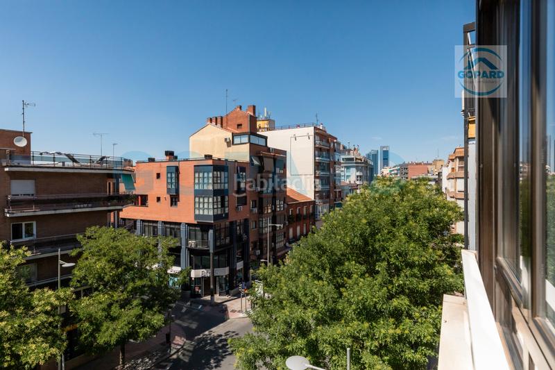 Foto db6d5368-6c3f-4217-9552-67eecf827b41. Alquiler piso en calle alonso castrillo 1 inmobiliaria gopard presenta amplio y reformado piso en zona privilegiada. en Madrid