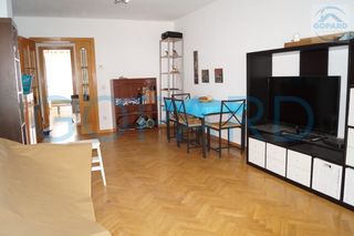 Affitto Appartamento in Villanueva de la Cañada. Inmobiliaria gopard ofrece piso de 3 habitaciones con garaje en
