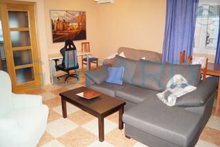 Affitto Casa a schiera in Villanueva de la Cañada. Se alquila habitación unicamente para estudiante en chalet céntr