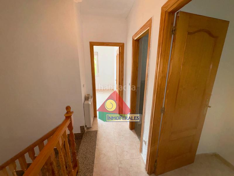 Foto 36cf7124-ad65-472a-a00f-85d2f82035cf. Casa adossada amb calefacció aparcament a Los Robles Seseña