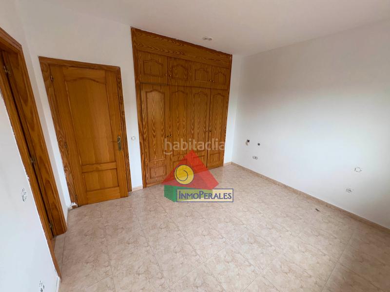 Foto d1d2866a-ddd7-4cd2-9fde-24a1b4d1e775. Casa adossada amb calefacció aparcament a Los Robles Seseña