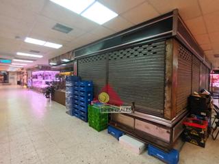 Location Local commercial à Los Ángeles. Se alquilan varios puestos en galería comercial muy concurrida