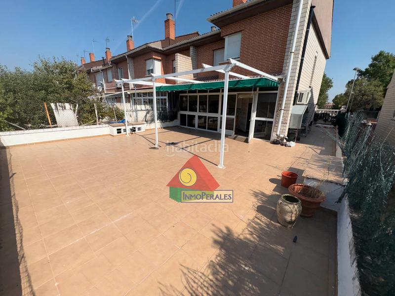 Foto 693e85ca-7999-48f1-9a43-e200d97195d8. Doppelhaus mit kamin heizung parking in Perales del Río Getafe